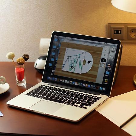 Orion Hotel Bisjkek Buitenkant foto A Lenovo Yoga 2 Pro