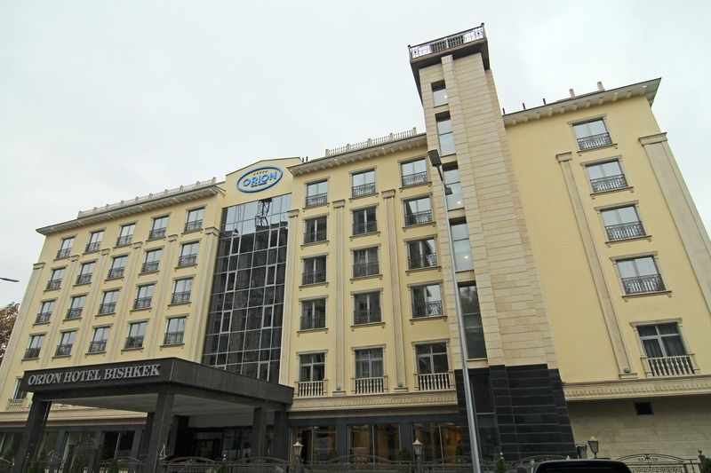 Orion Hotel Bisjkek Buitenkant foto The headquarters of the National University of Lesotho