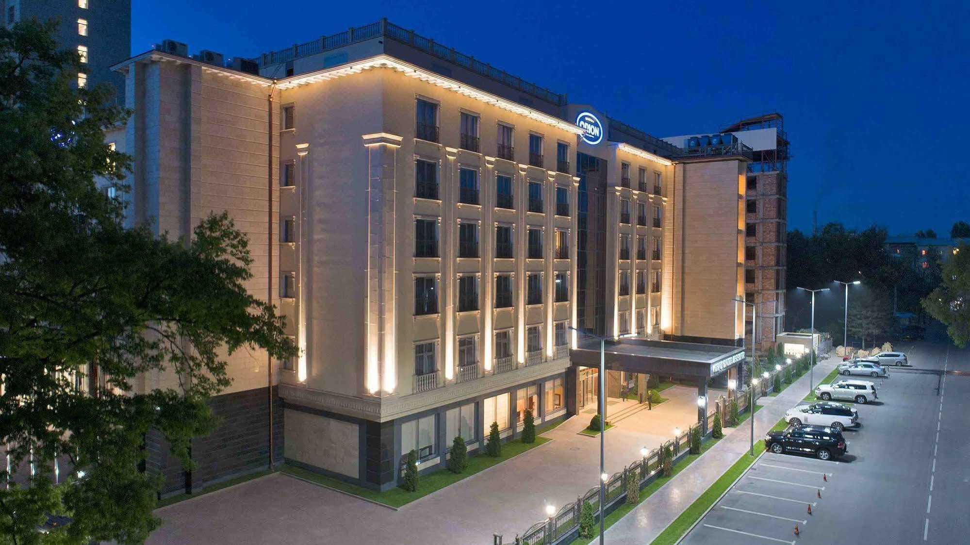 Orion Hotel Bisjkek Buitenkant foto Hilton Prague